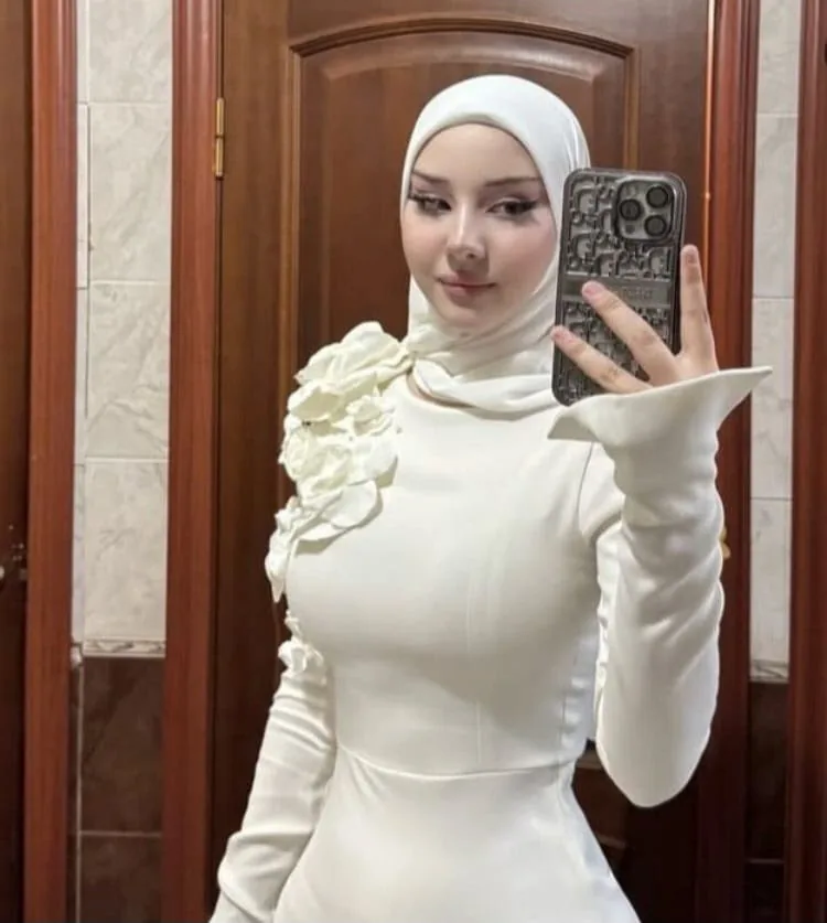 Defne - Çekmeköy Escort