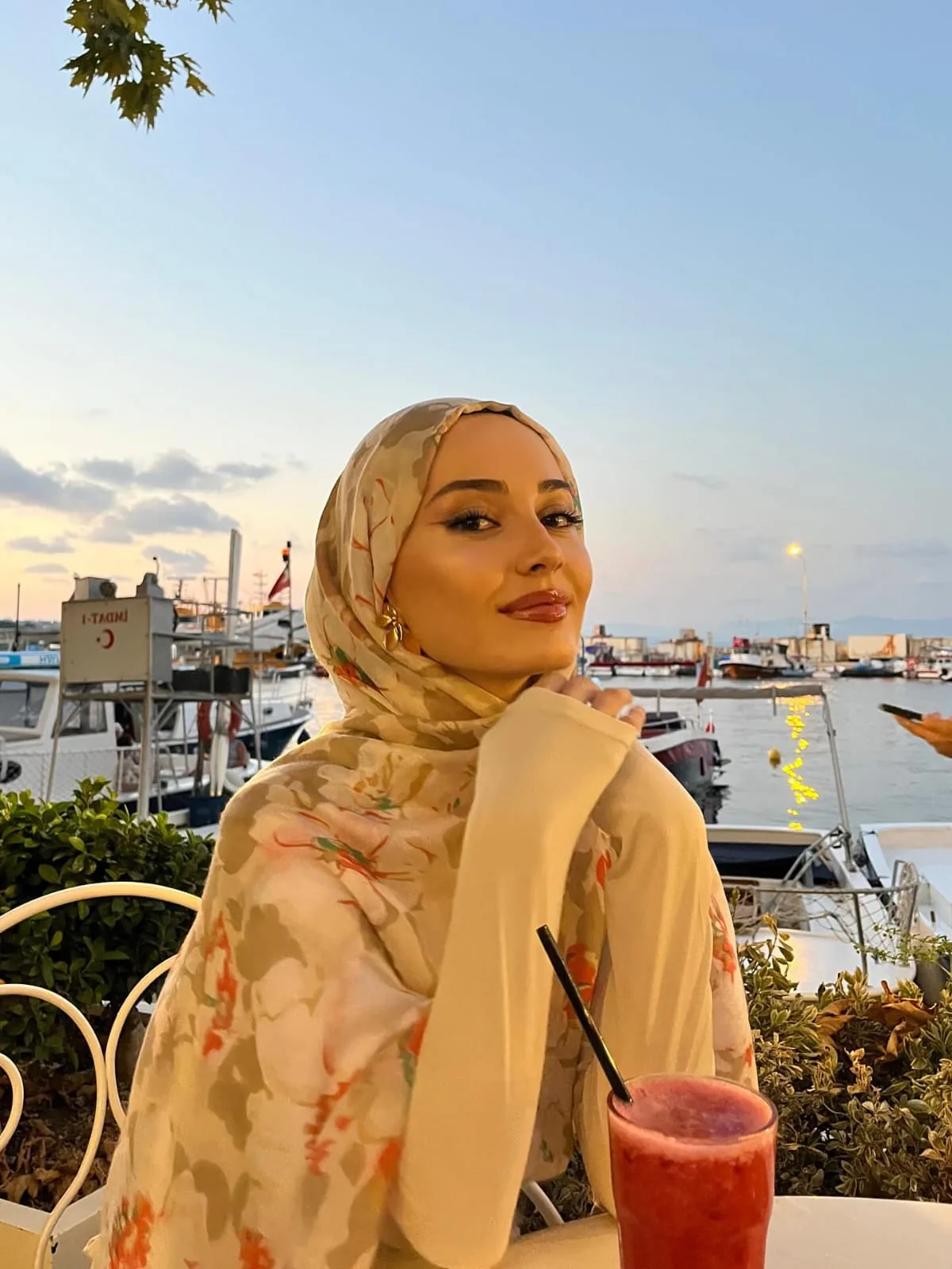 Esra - Çekmeköy Escort