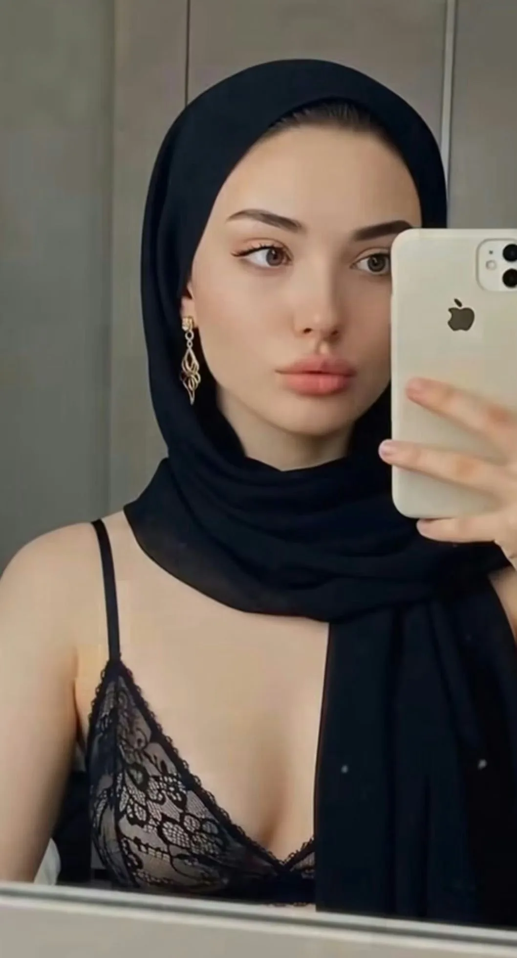 Alina - Çekmeköy Escort